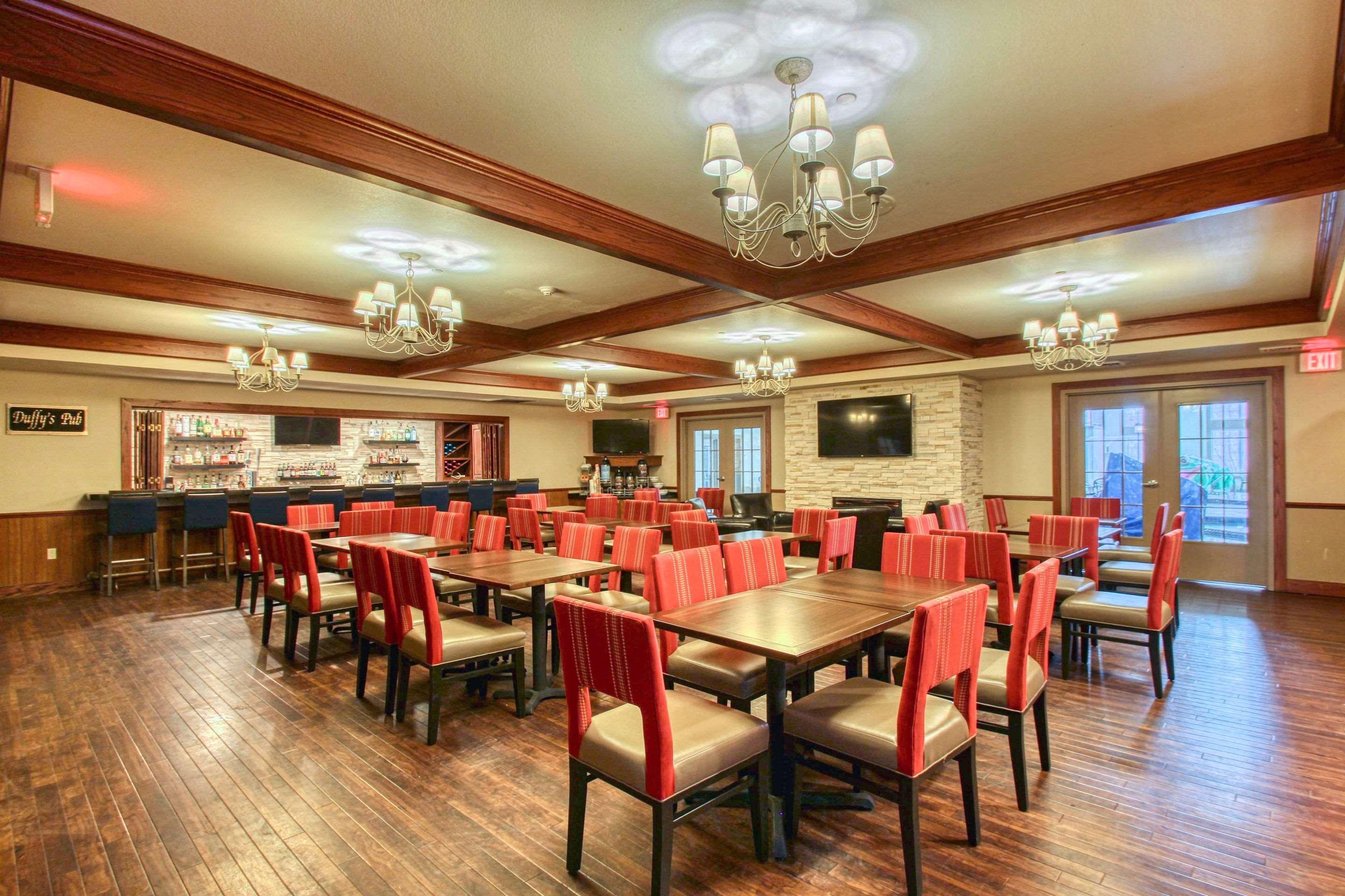 Comfort Suites Milwaukee Airport Oak Creek Exterior photo