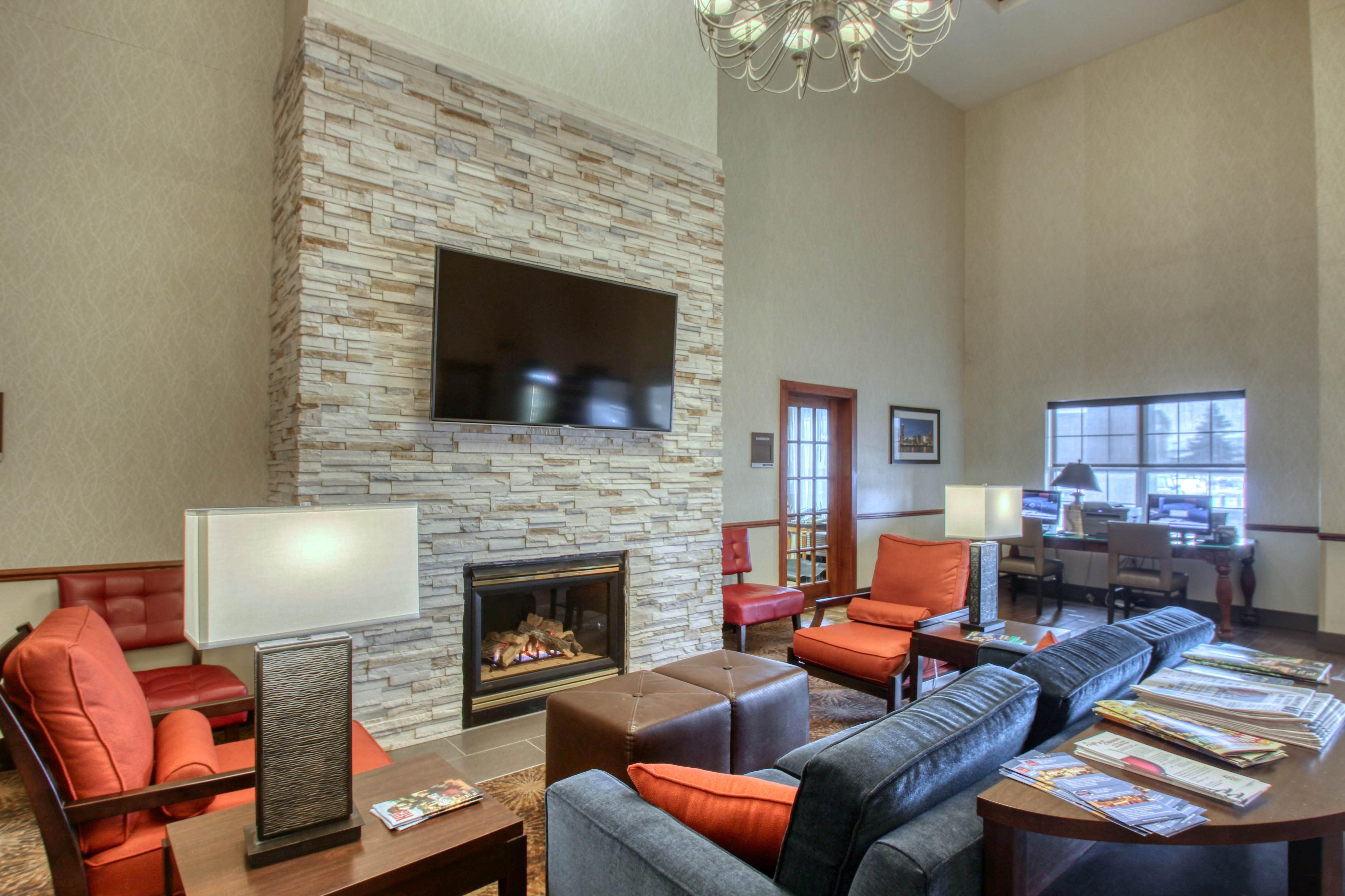 Comfort Suites Milwaukee Airport Oak Creek Exterior photo