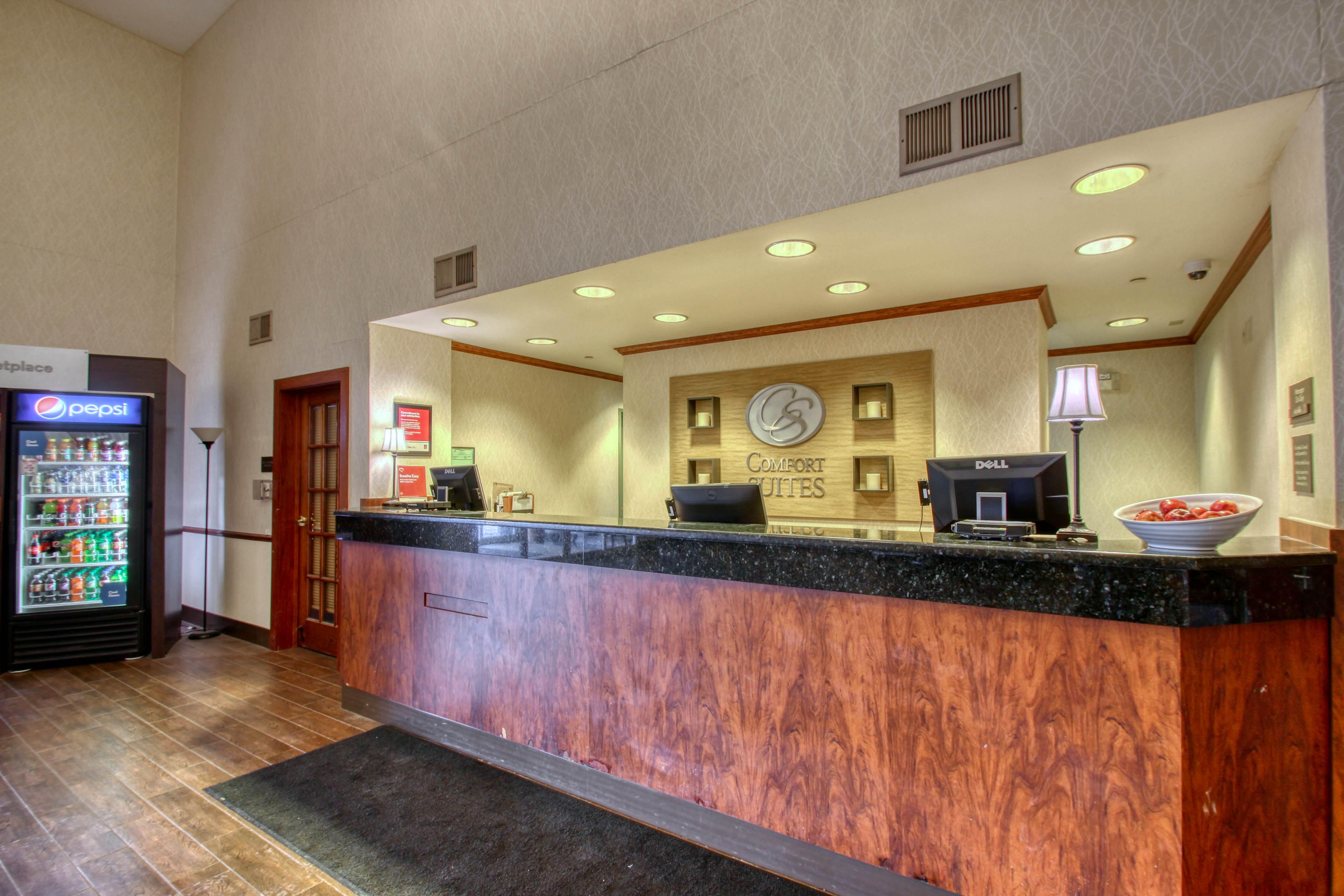 Comfort Suites Milwaukee Airport Oak Creek Exterior photo