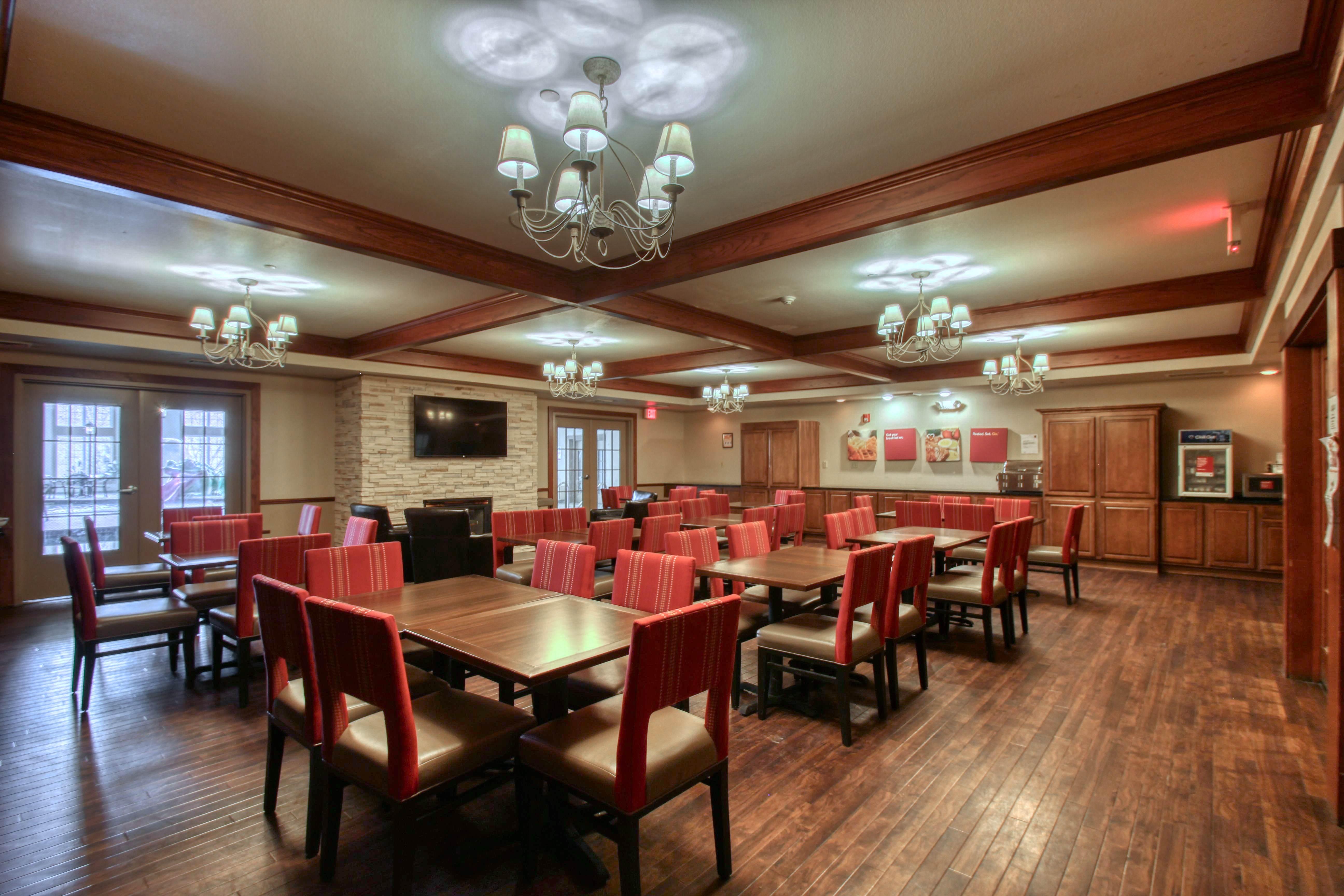 Comfort Suites Milwaukee Airport Oak Creek Exterior photo