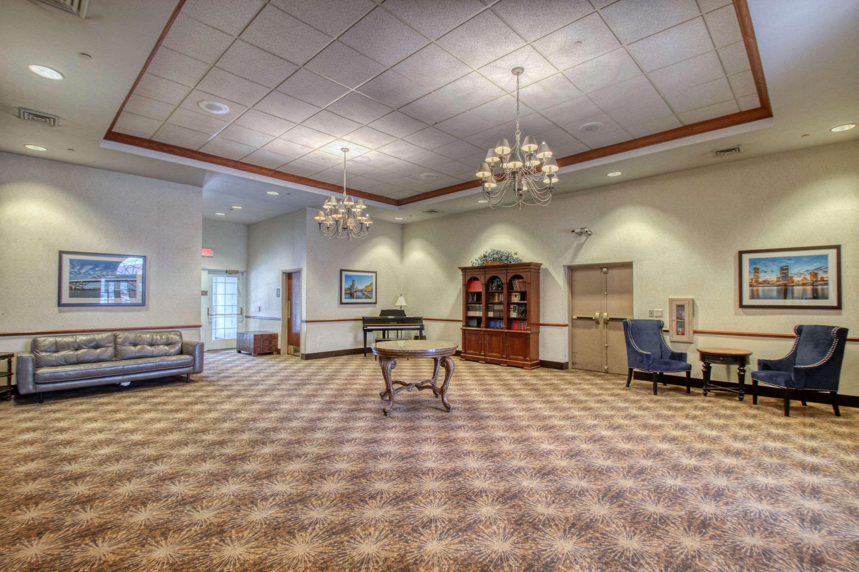 Comfort Suites Milwaukee Airport Oak Creek Exterior photo